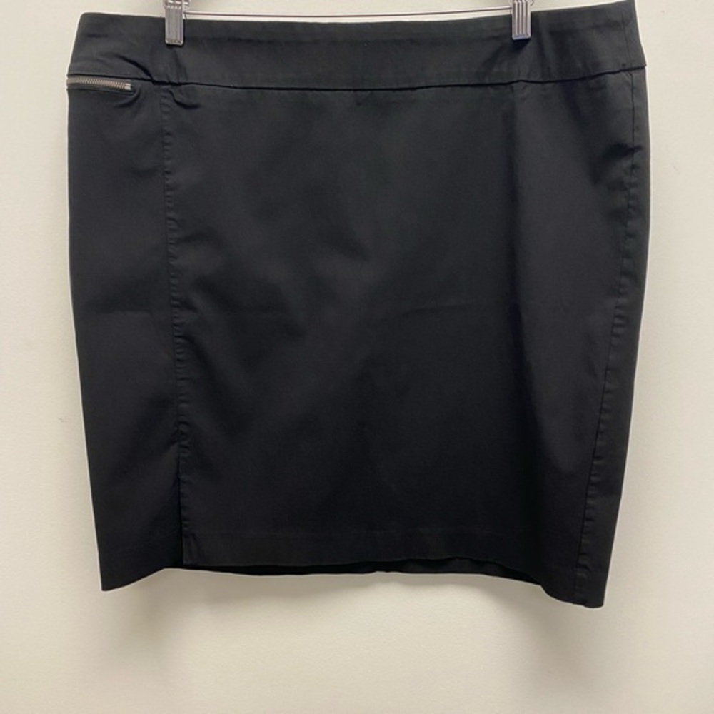 ✨ 4 for $25 ✨ Reitmans Black Straight Stretchy Skirt Side Zipper Size 22